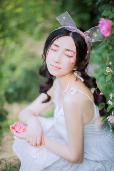 一边亲着一面膜的免费版电视